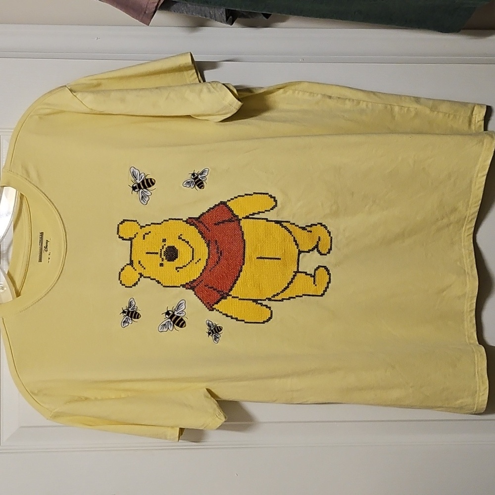 🎉HPx2🎉 Yellow Winnie the Pooh Embroidered T-Shirt